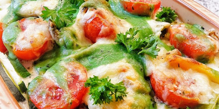 casserole, vegetable casserole, cheese casserole, gratin, gratinated, oven, yummy, cook, dish, food, baking dish, cocktail tomatoes, tomatoes, pesto cheese, cheese, zucchini, kitchen, vegetarian, low carb, healthy, appetizing, tasty, green, low carb, low carb, low carb, low carb, low carb