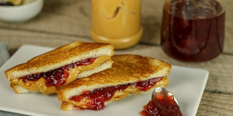 food, sandwich, peanut butter and jelly, peanut butter and jelly sandwich, peanut butter, breakfast, meal, snack, toast, spread, bread, sweet, tasty, delicious, peanut butter and jelly, peanut butter and jelly, peanut butter and jelly sandwich, peanut butter, peanut butter, peanut butter, peanut butter, peanut butter, toast