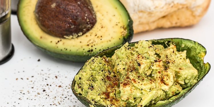 avocado, salad, fresh, food, vegetarian, diet, lunch, nutrition, appetizer, snack, dieting, vegan, monounsaturated fat, dip, guacamole, green, healthy, oleic acid, eating, raw, ingredient, persea americana, alligator pear, avocado, avocado, avocado, avocado, avocado, guacamole, guacamole